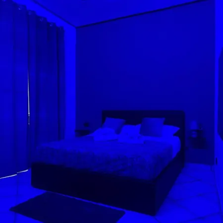 Partenope Chiaia & Room's بيت ضيافة نابولي