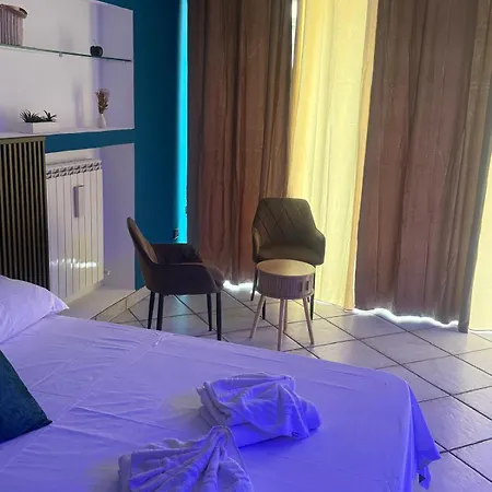 بيت ضيافة Partenope Chiaia & Room's 4*