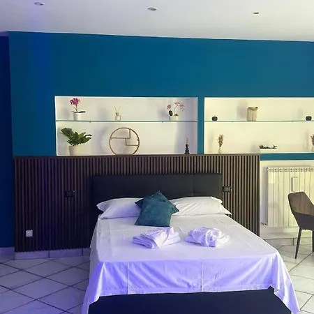بيت ضيافة Partenope Chiaia & Room's 4*