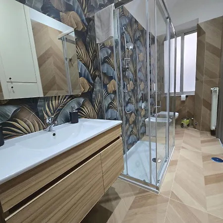 Partenope Chiaia & Room's 4* نابولي