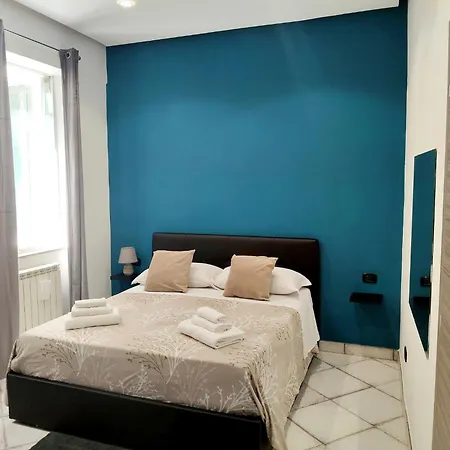 Partenope Chiaia & Room's Neapol