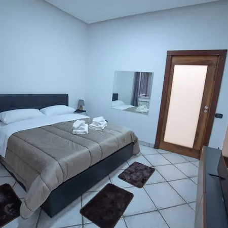 Partenope Chiaia Room's Apartamento Nápoles